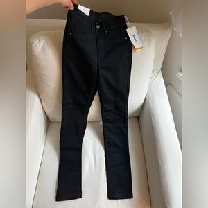 Skinny High Waisted Jeans size 25.